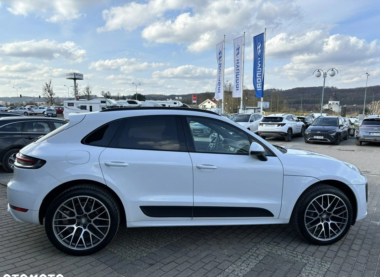 Porsche Macan cena 229900 przebieg: 117831, rok produkcji 2019 z Wejherowo małe 352